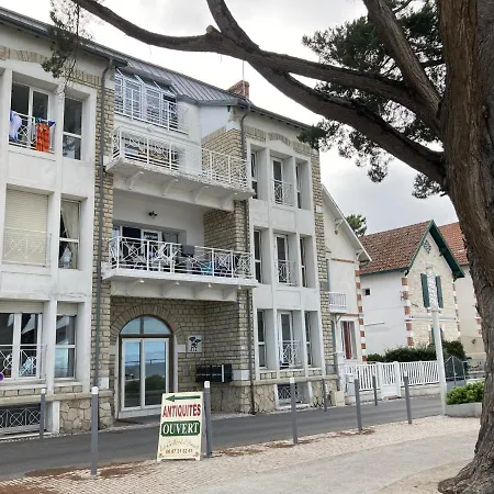 Un Cocon Face A La * 圣特罗让莱班